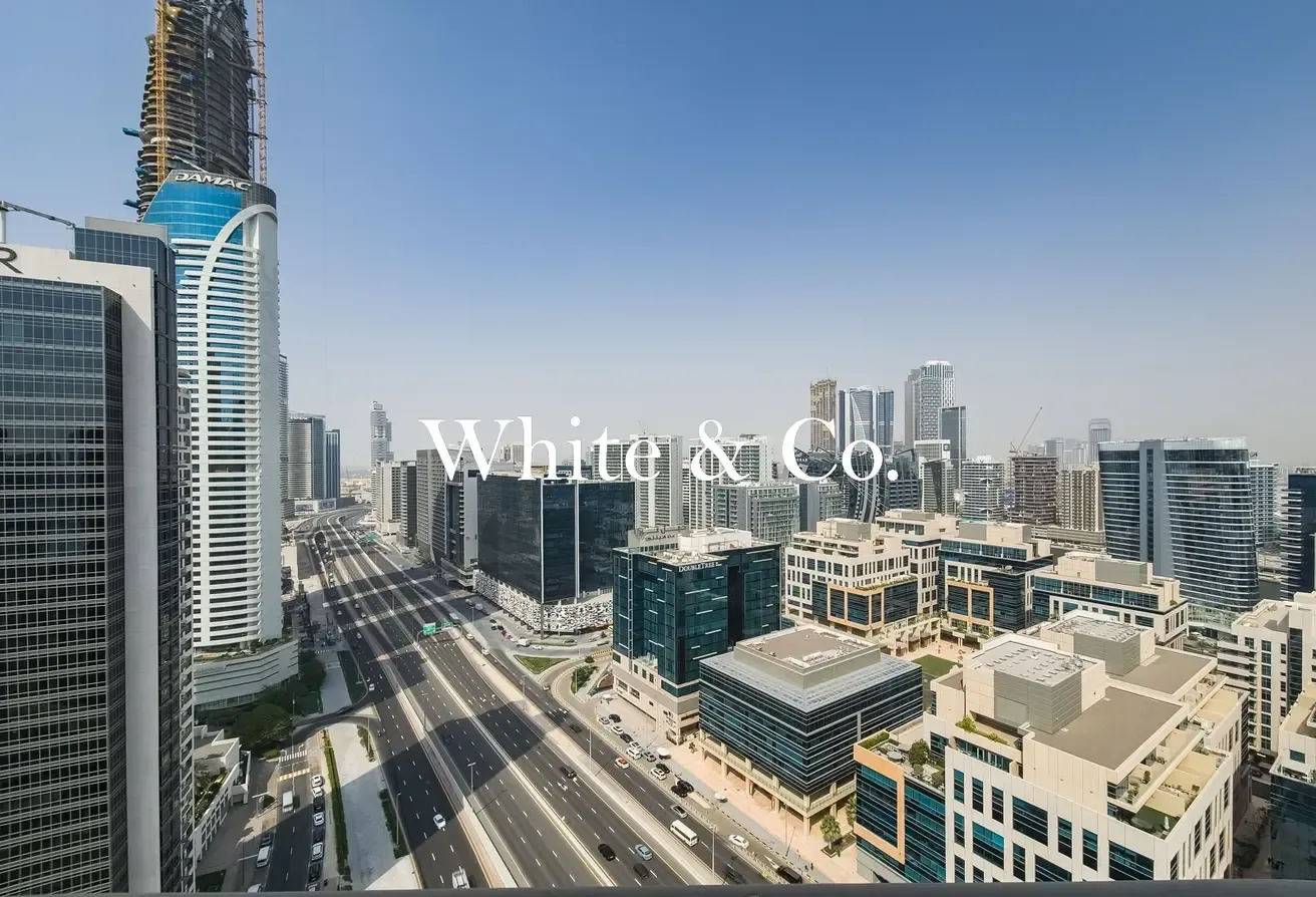 UPGRADED | PERFECT LOCATION | HIGH FLOOR