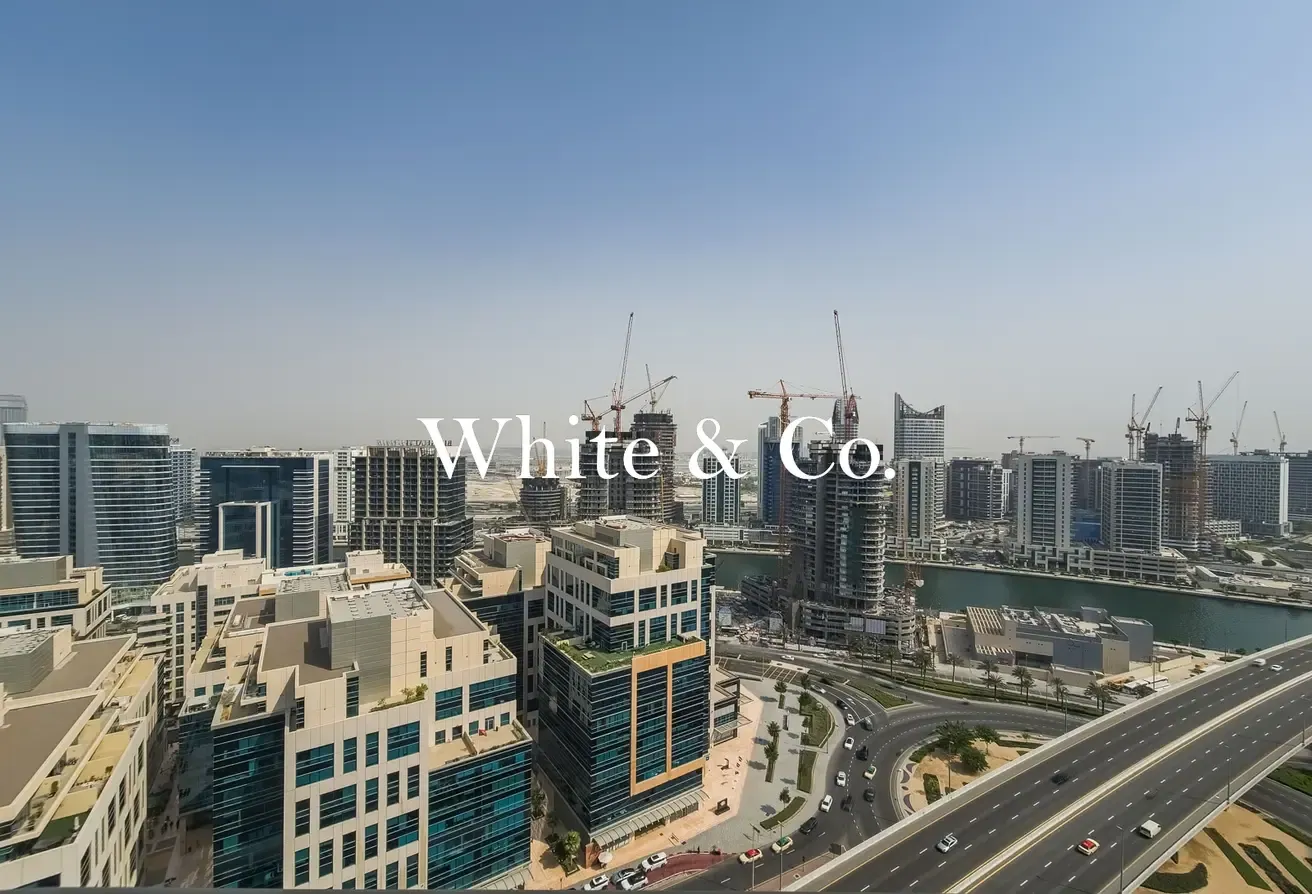 UPGRADED | PERFECT LOCATION | HIGH FLOOR