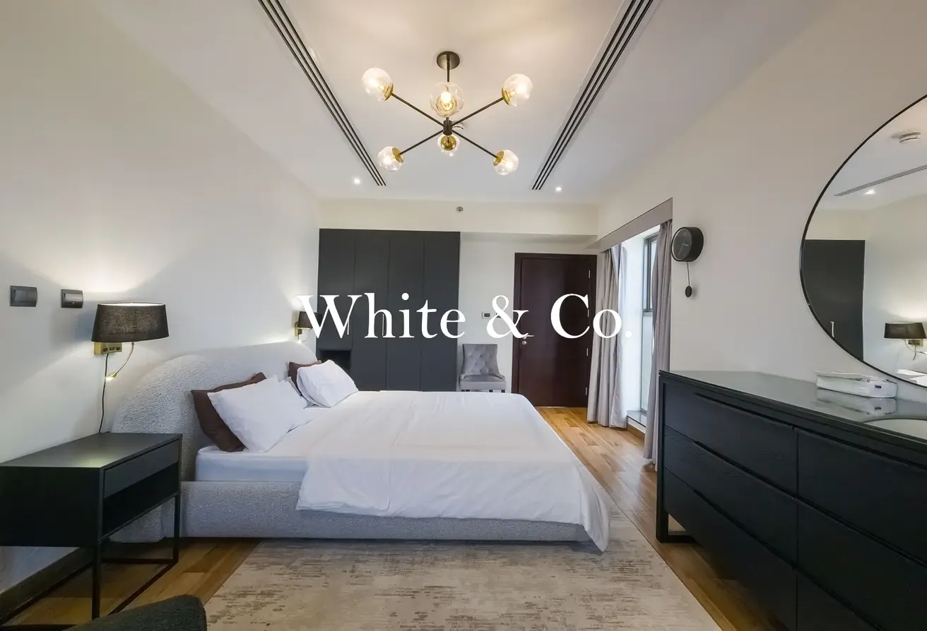 UPGRADED | PERFECT LOCATION | HIGH FLOOR