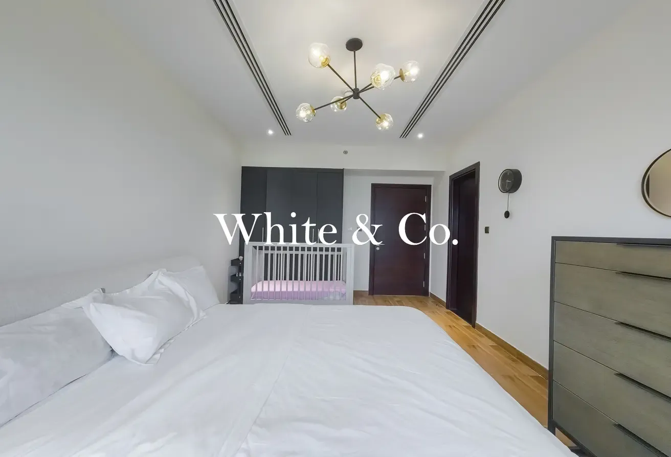 UPGRADED | PERFECT LOCATION | HIGH FLOOR