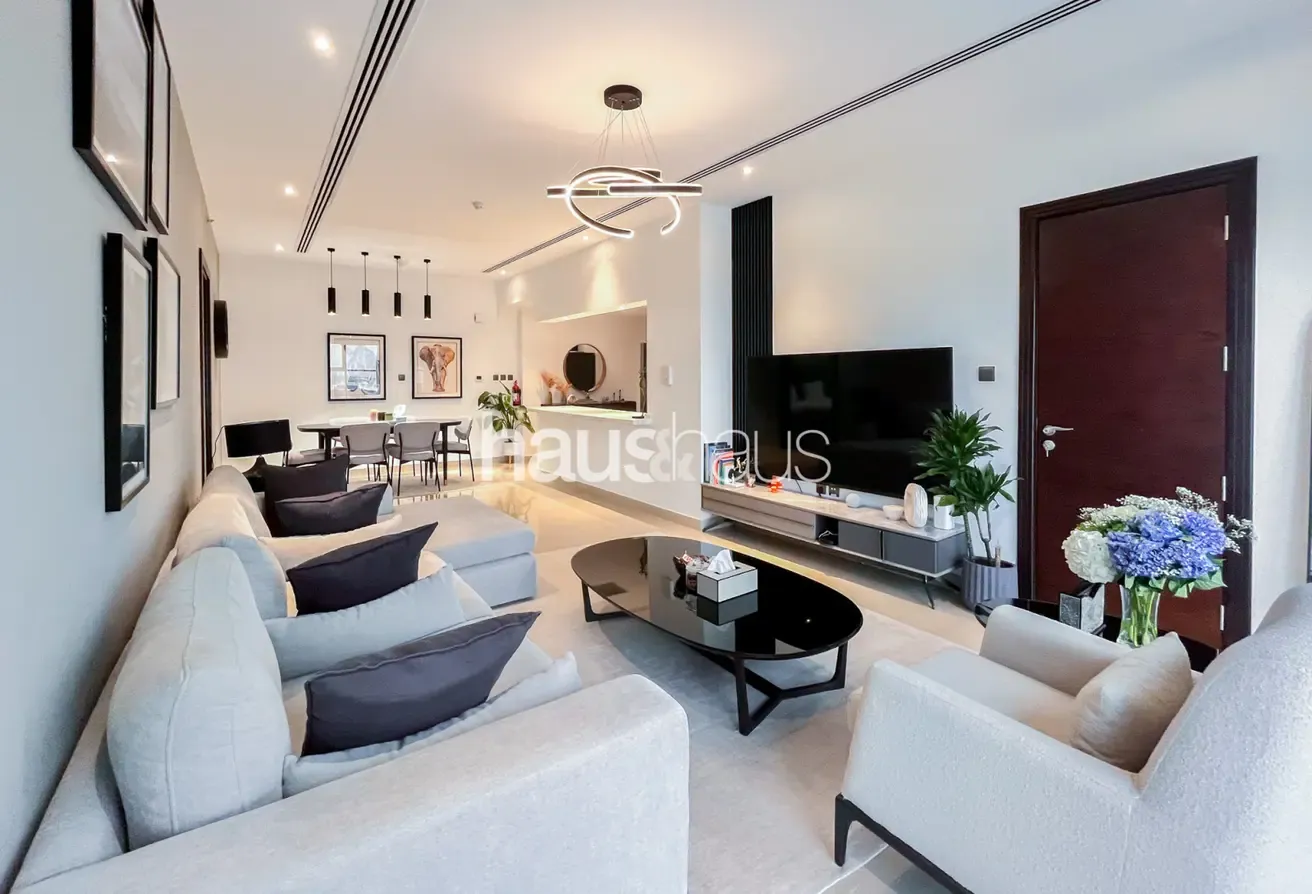 Vacant | Corner Unit | Fully Furnished