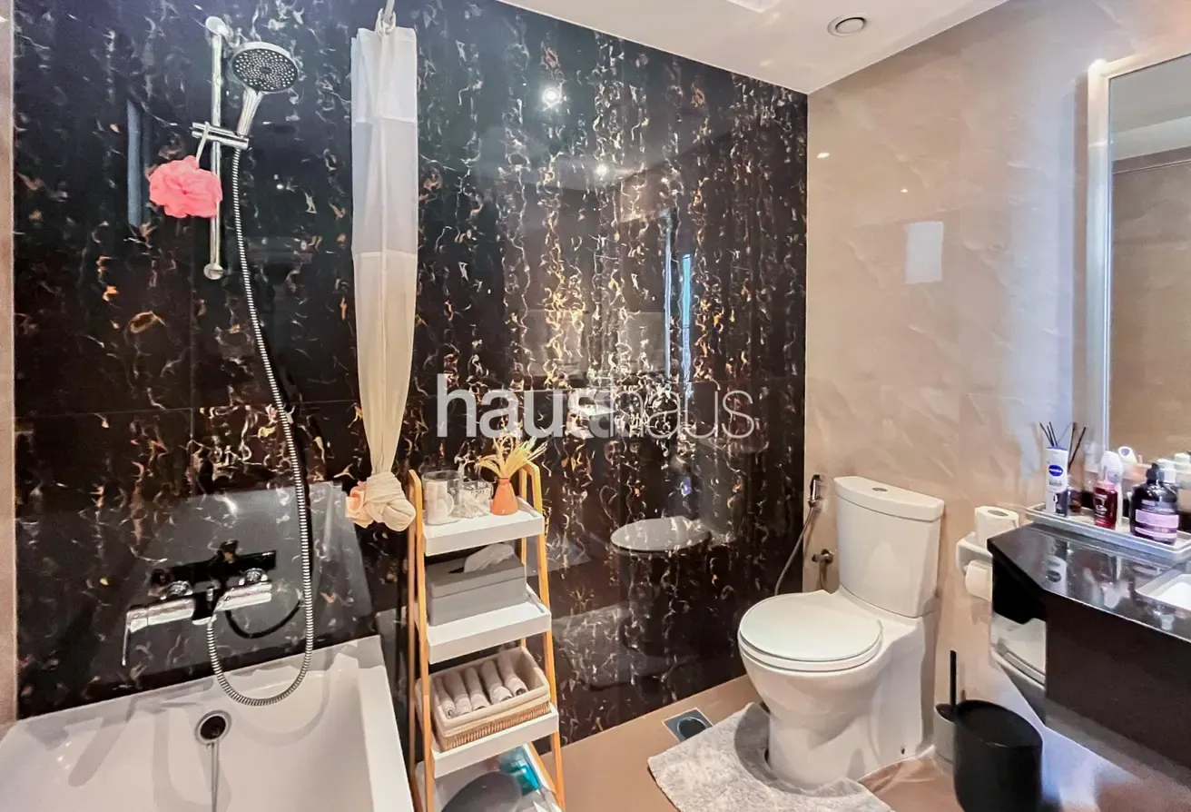 Vacant | Corner Unit | Fully Furnished