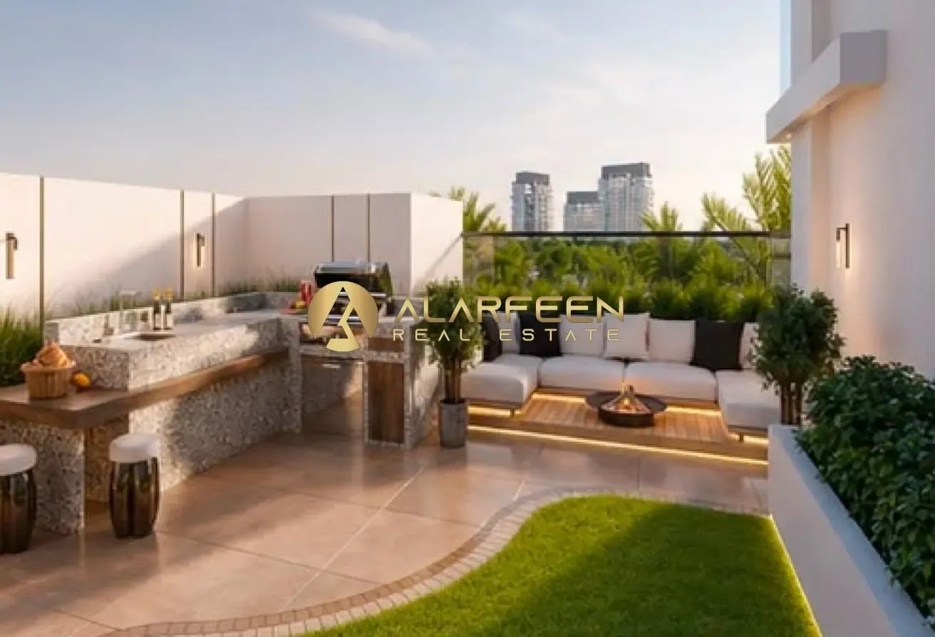 Pool View | Luxurious Unit | Best Amenities