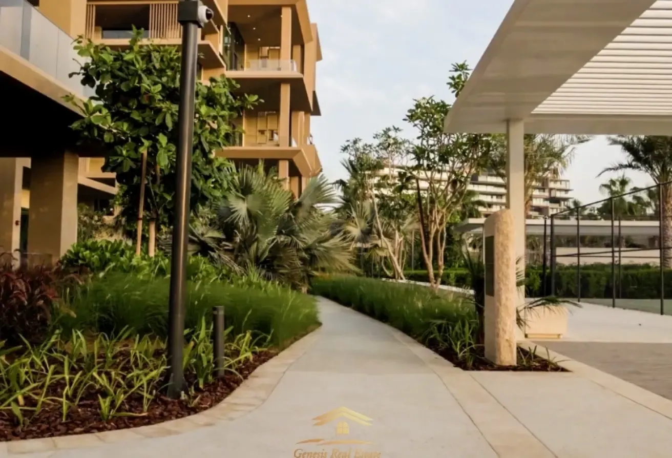 PALM AND SEA VIEW | CORNER UNIT | GENUINE RESALE