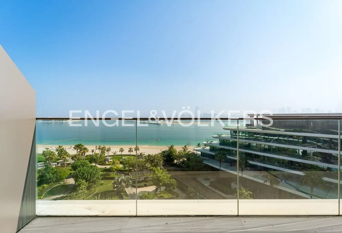 Luxurious Penthouse with Private Lift and Lobby