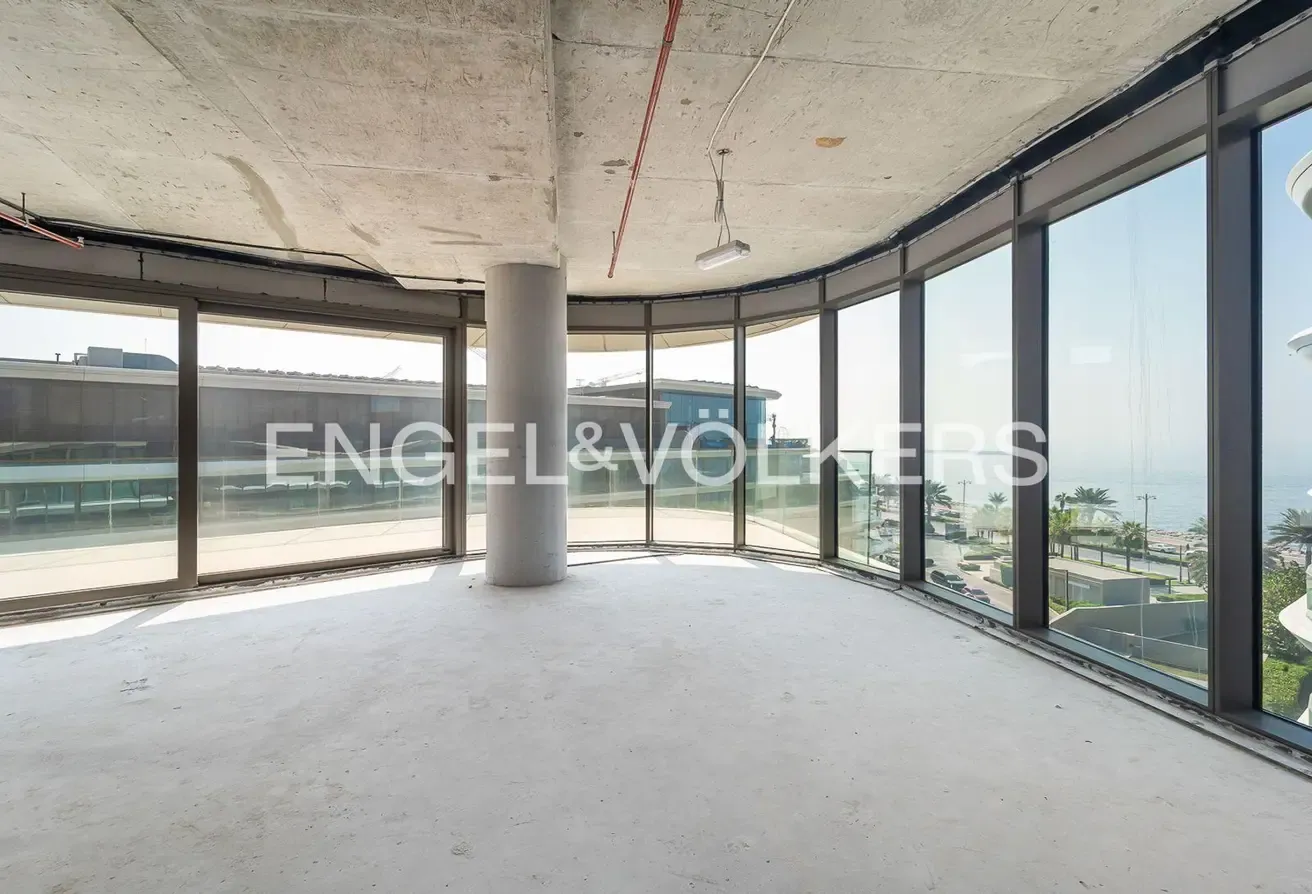 Luxurious Penthouse with Private Lift and Lobby