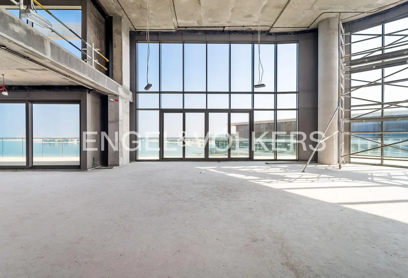 Luxurious Penthouse with Private Lift and Lobby