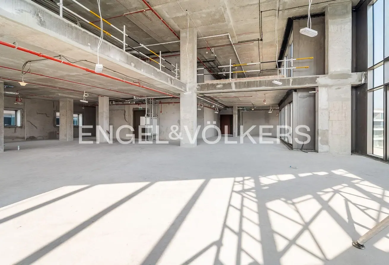 Luxurious Penthouse with Private Lift and Lobby
