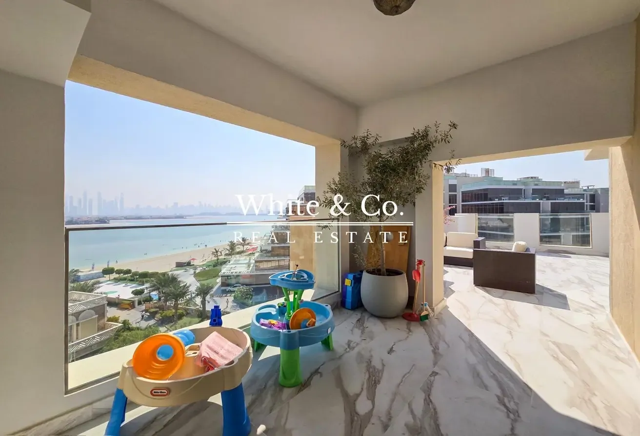 Duplex | Skyline Views | Terrace + Pool