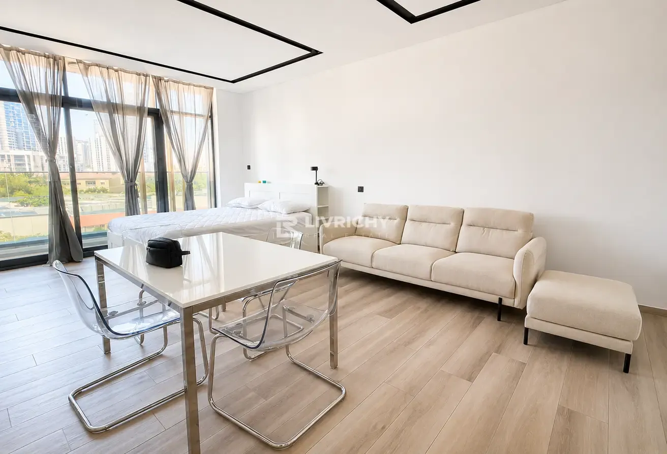 VACANT | HIGH-END INTERIORS | FULLY FURNISHED