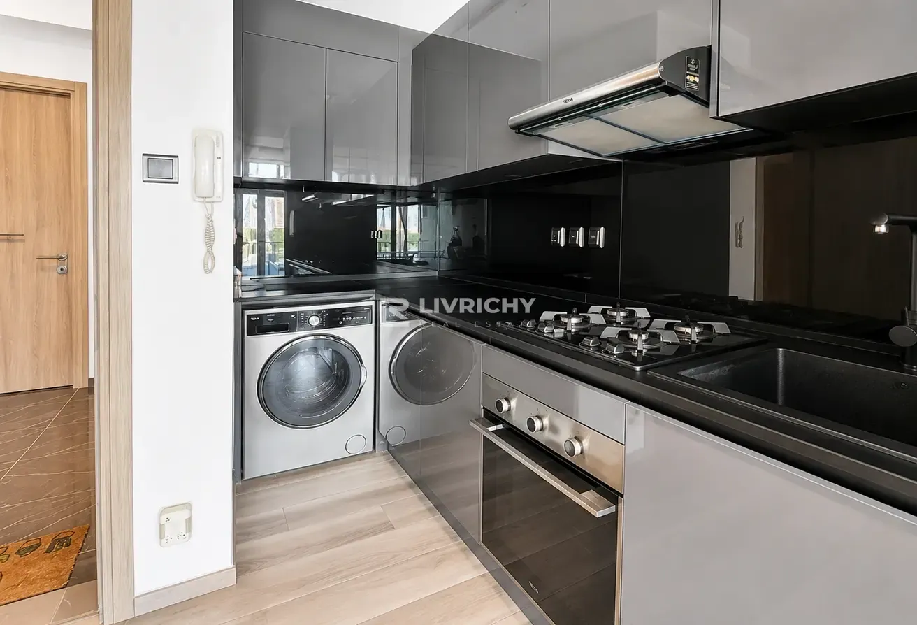 VACANT | HIGH-END INTERIORS | FULLY FURNISHED