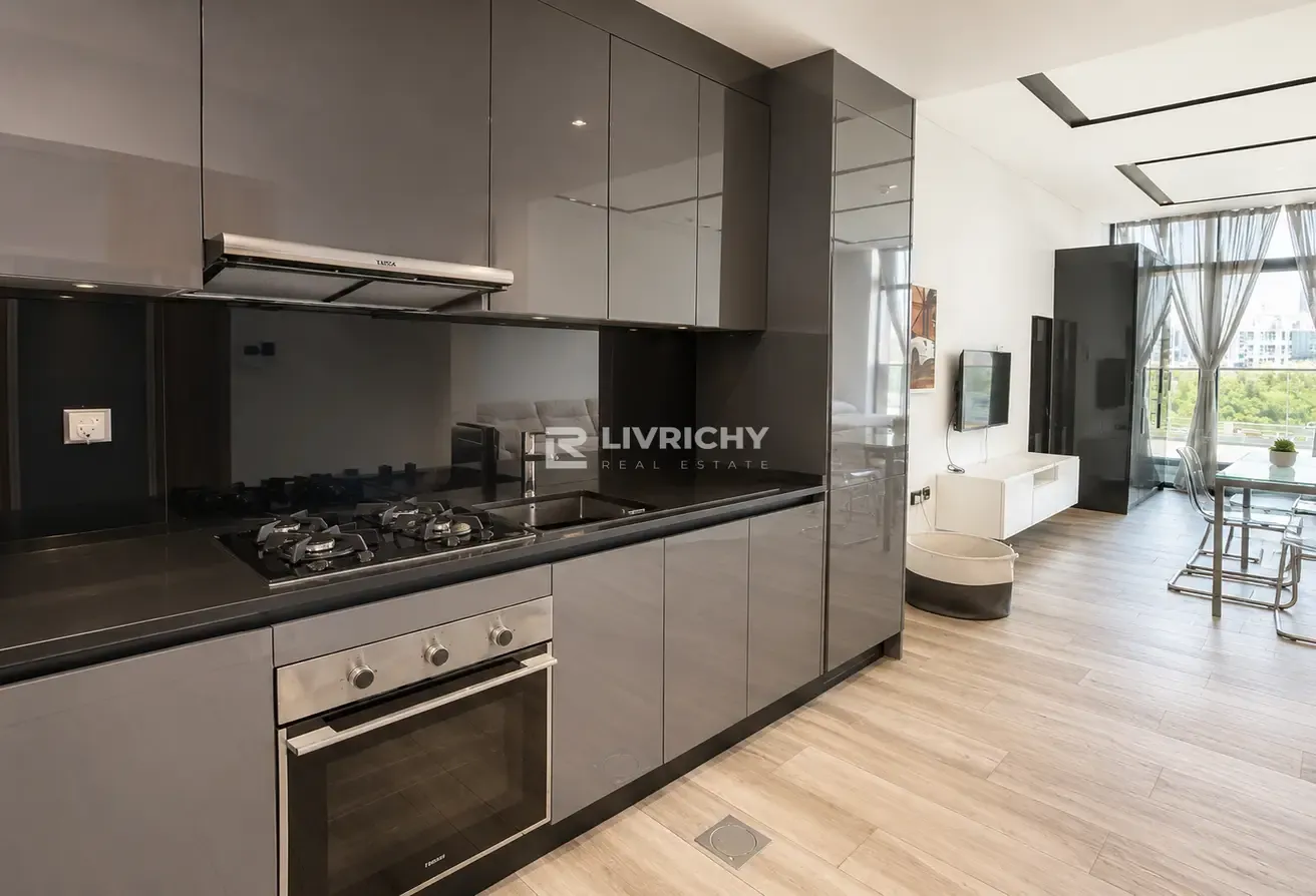 VACANT | HIGH-END INTERIORS | FULLY FURNISHED