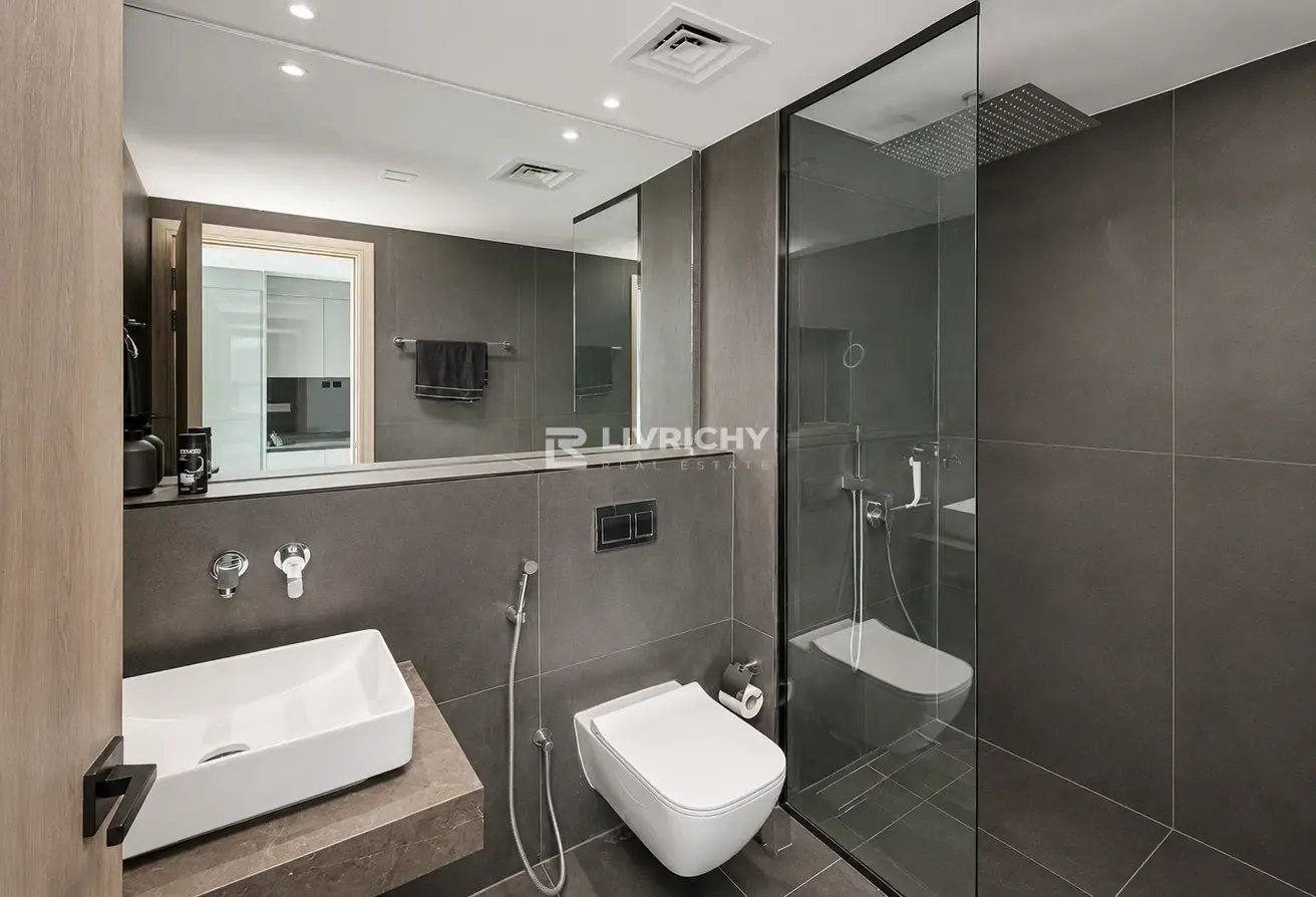 VACANT | HIGH-END INTERIORS | FULLY FURNISHED