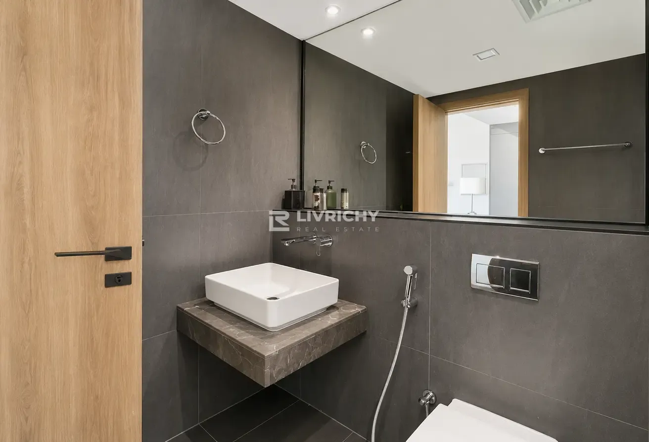 VACANT | HIGH-END INTERIORS | FULLY FURNISHED