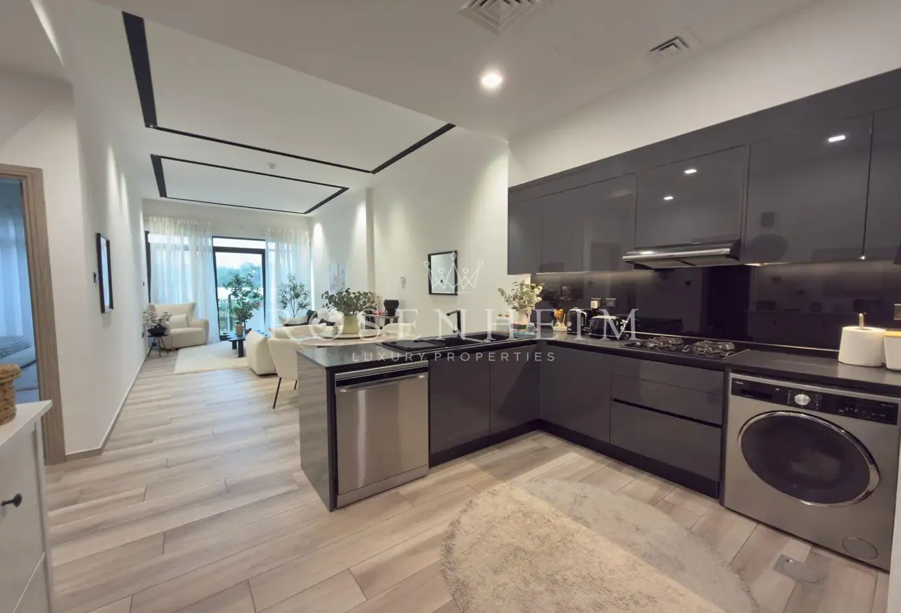 With Maids Room  |  Vacant Now  |  Fully Furnished