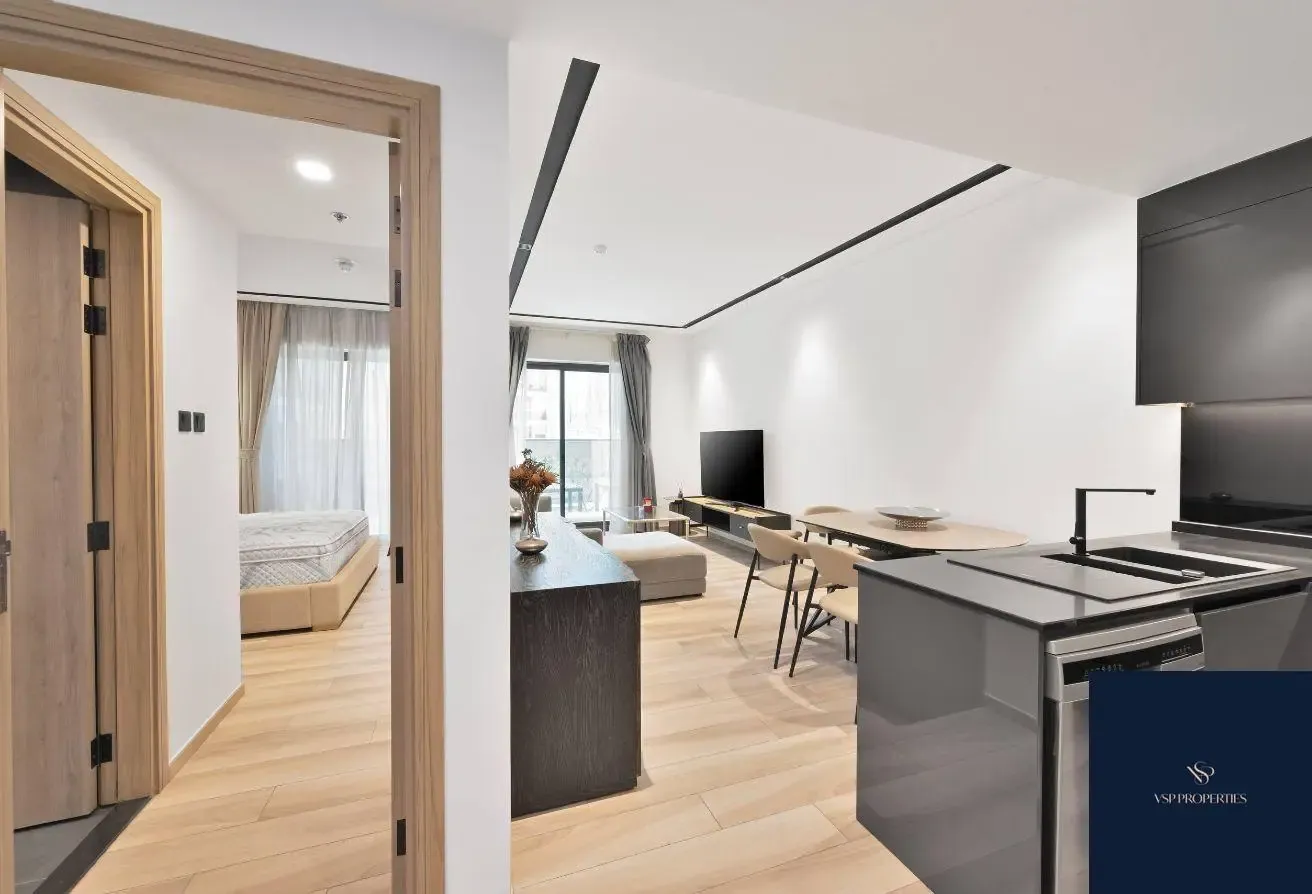 Fully Furnished, Spacious ,Prime Location,Vacant