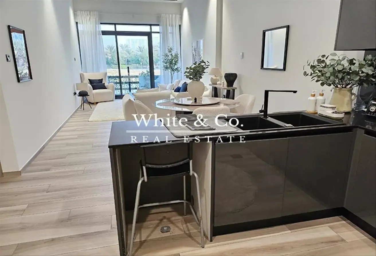 1 Bedroom + Study | Vacant | Large Layout