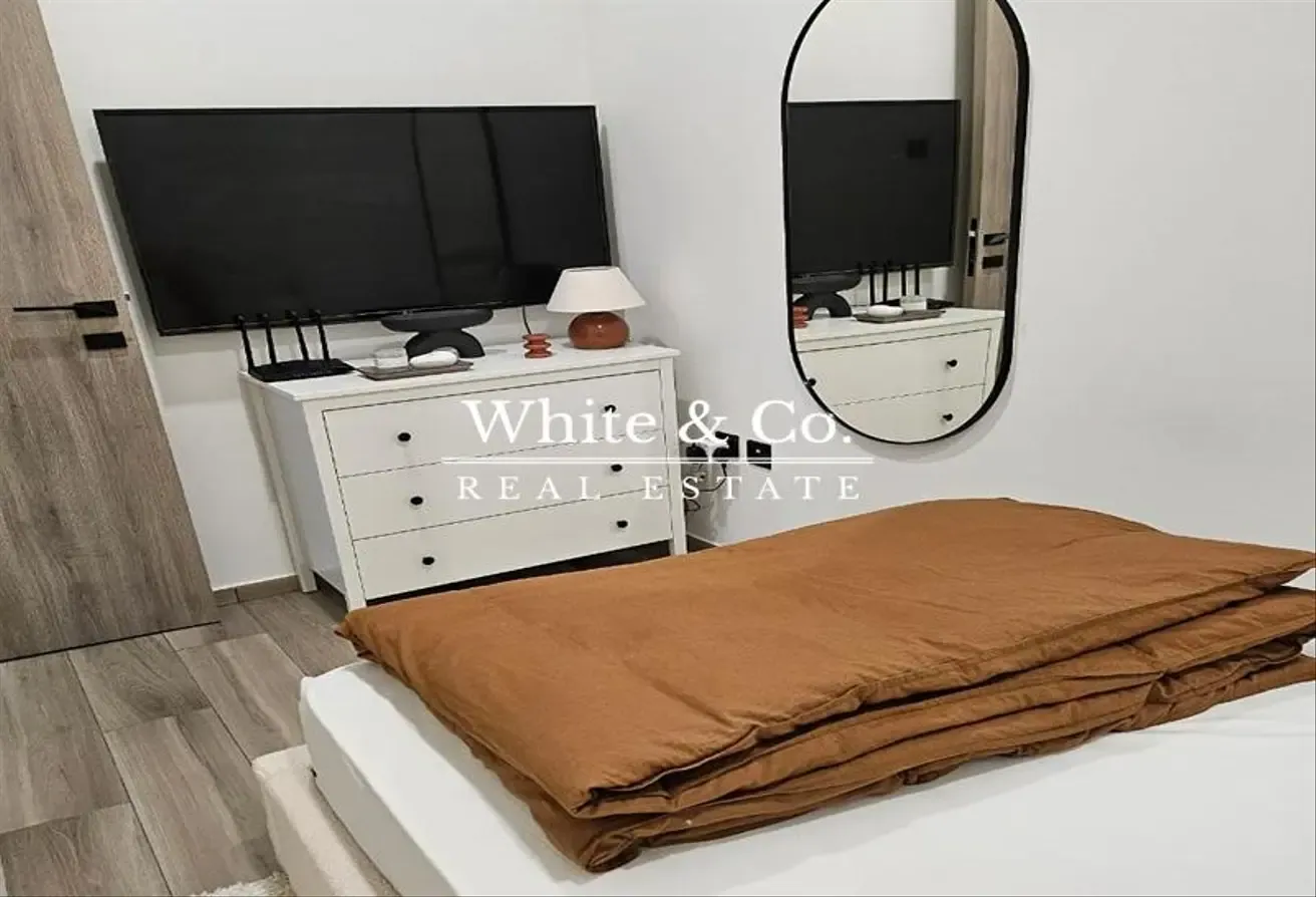1 Bedroom + Study | Vacant | Large Layout