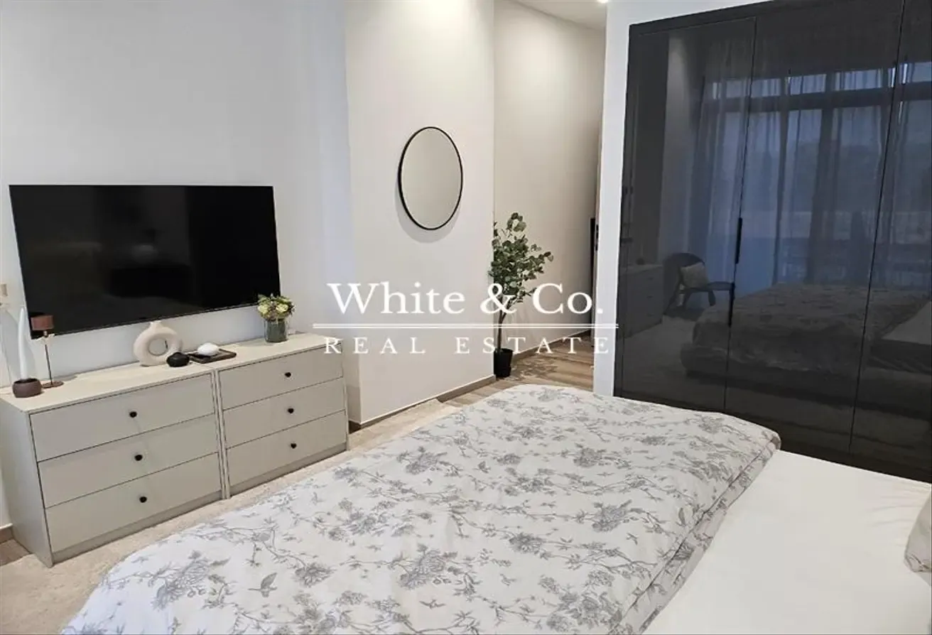 1 Bedroom + Study | Vacant | Large Layout