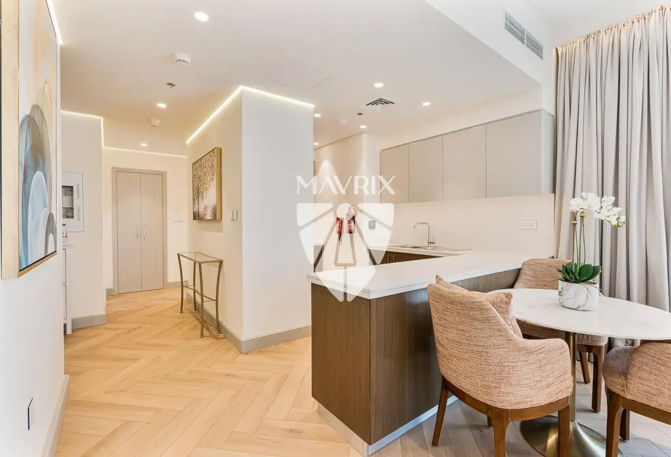 Vacant Corner Unit | Prime Location | Furnished