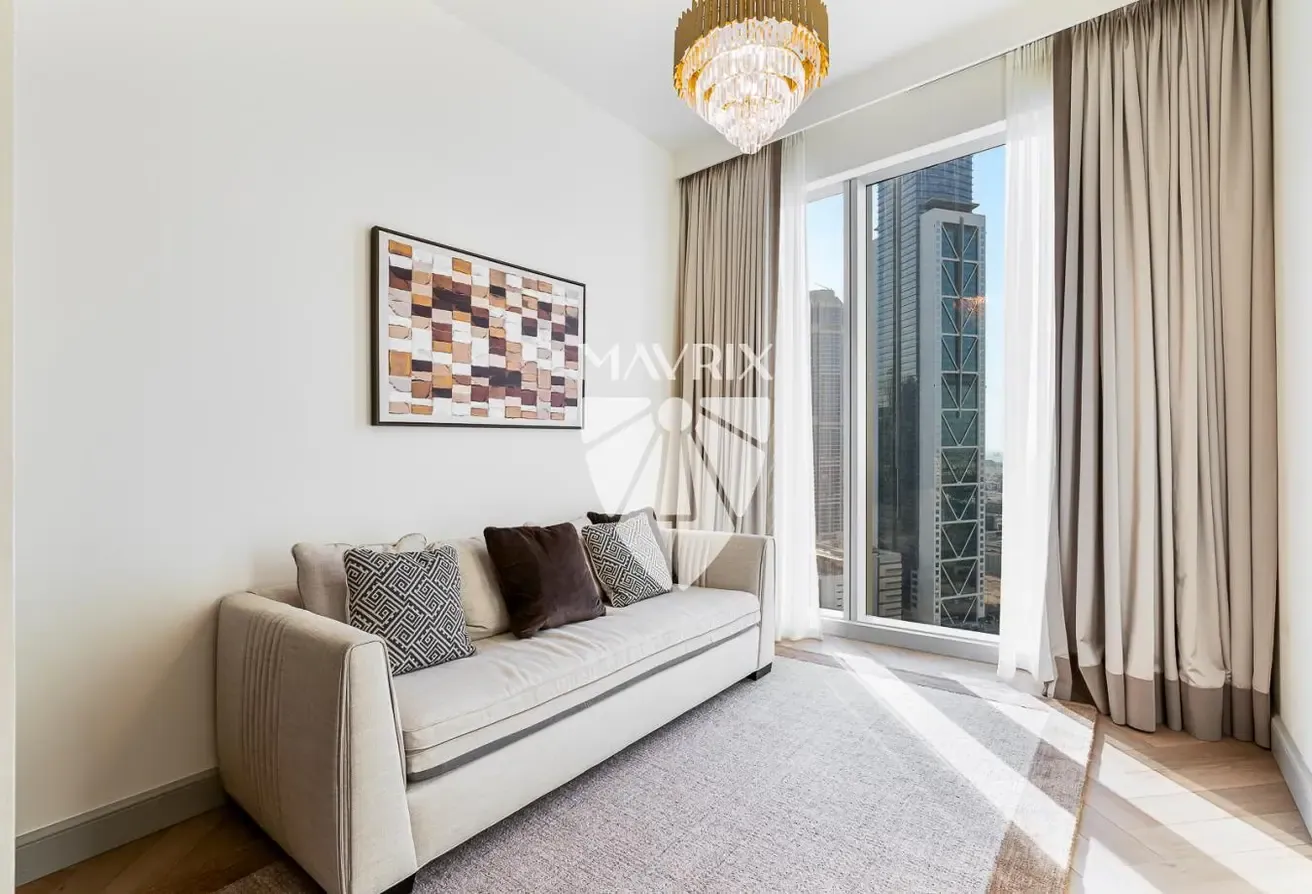 Vacant Corner Unit | Prime Location | Furnished
