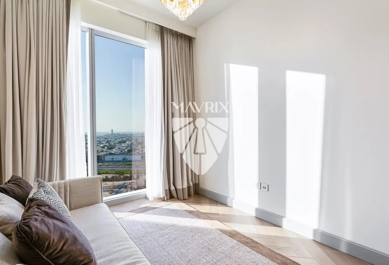 Vacant Corner Unit | Prime Location | Furnished