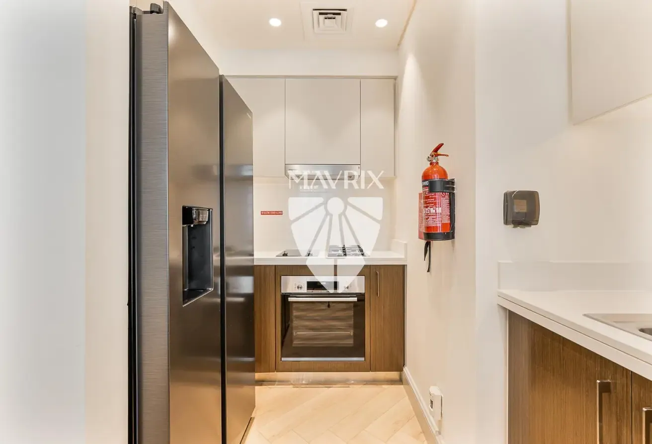 Vacant Corner Unit | Prime Location | Furnished