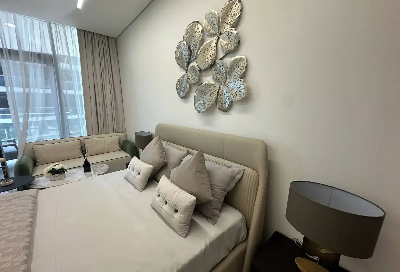 READY BUILDING / FULLY FURNISHED / HIGH FLOOR