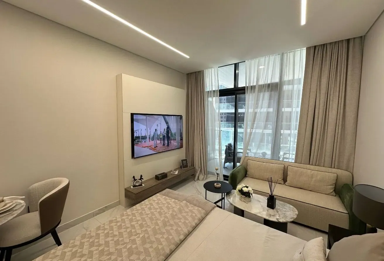 READY BUILDING / FULLY FURNISHED / HIGH FLOOR
