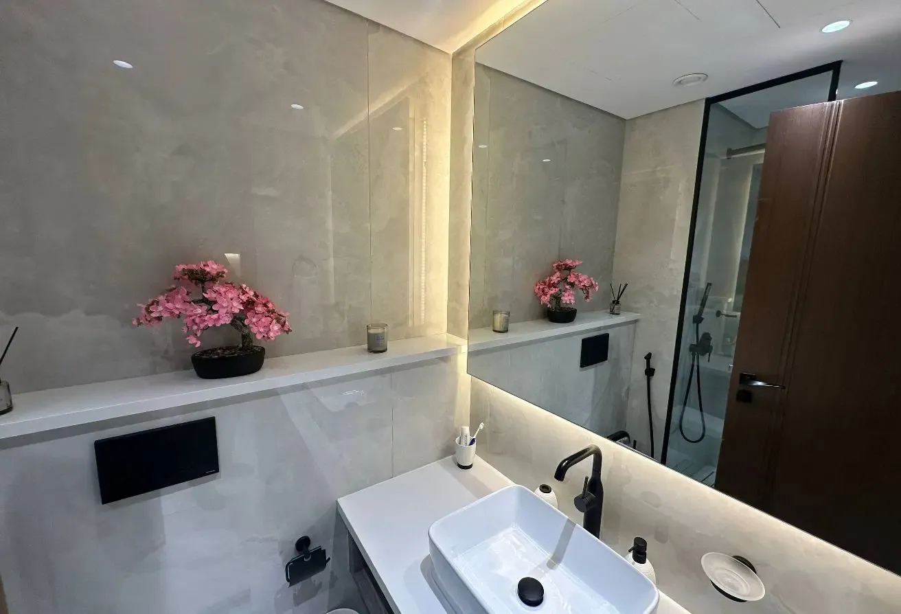 READY BUILDING / FULLY FURNISHED / HIGH FLOOR
