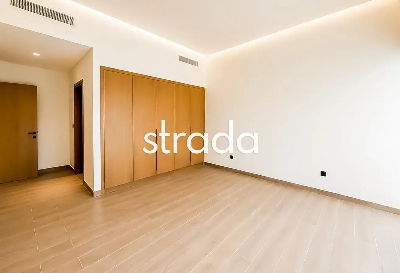 Stand Alone | Lagoon Backing | 6 Bed