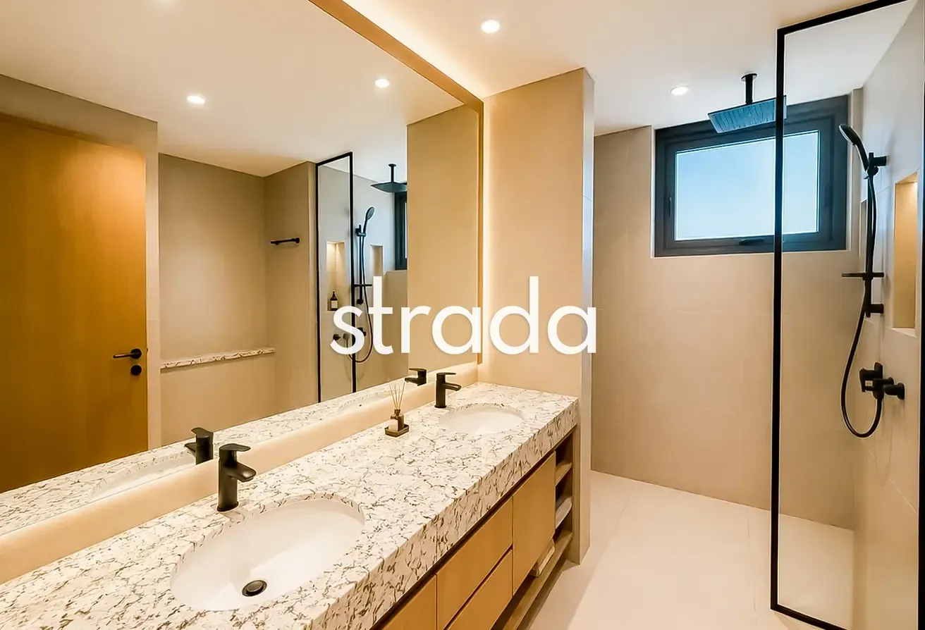Stand Alone | Lagoon Backing | 6 Bed