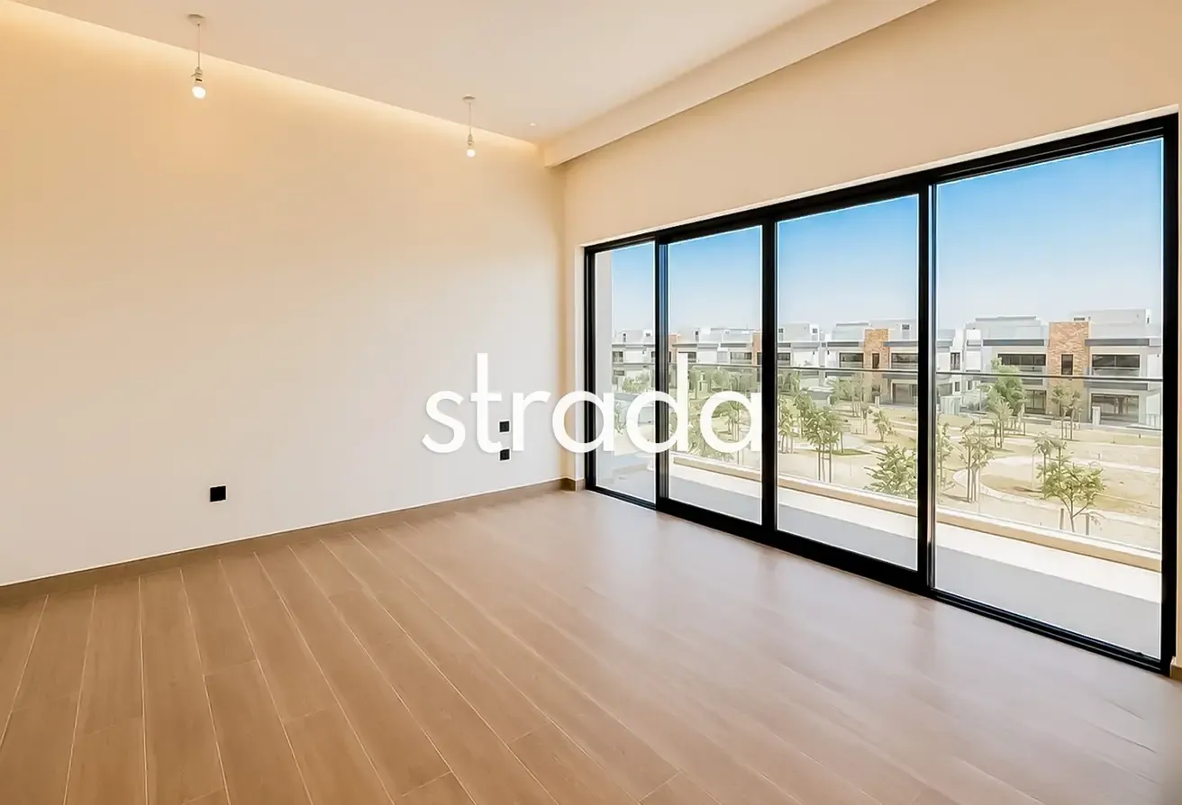 Stand Alone | Lagoon Backing | 6 Bed