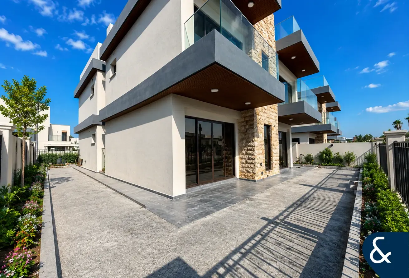 Corner Unit | Lagoon View | Large Plot