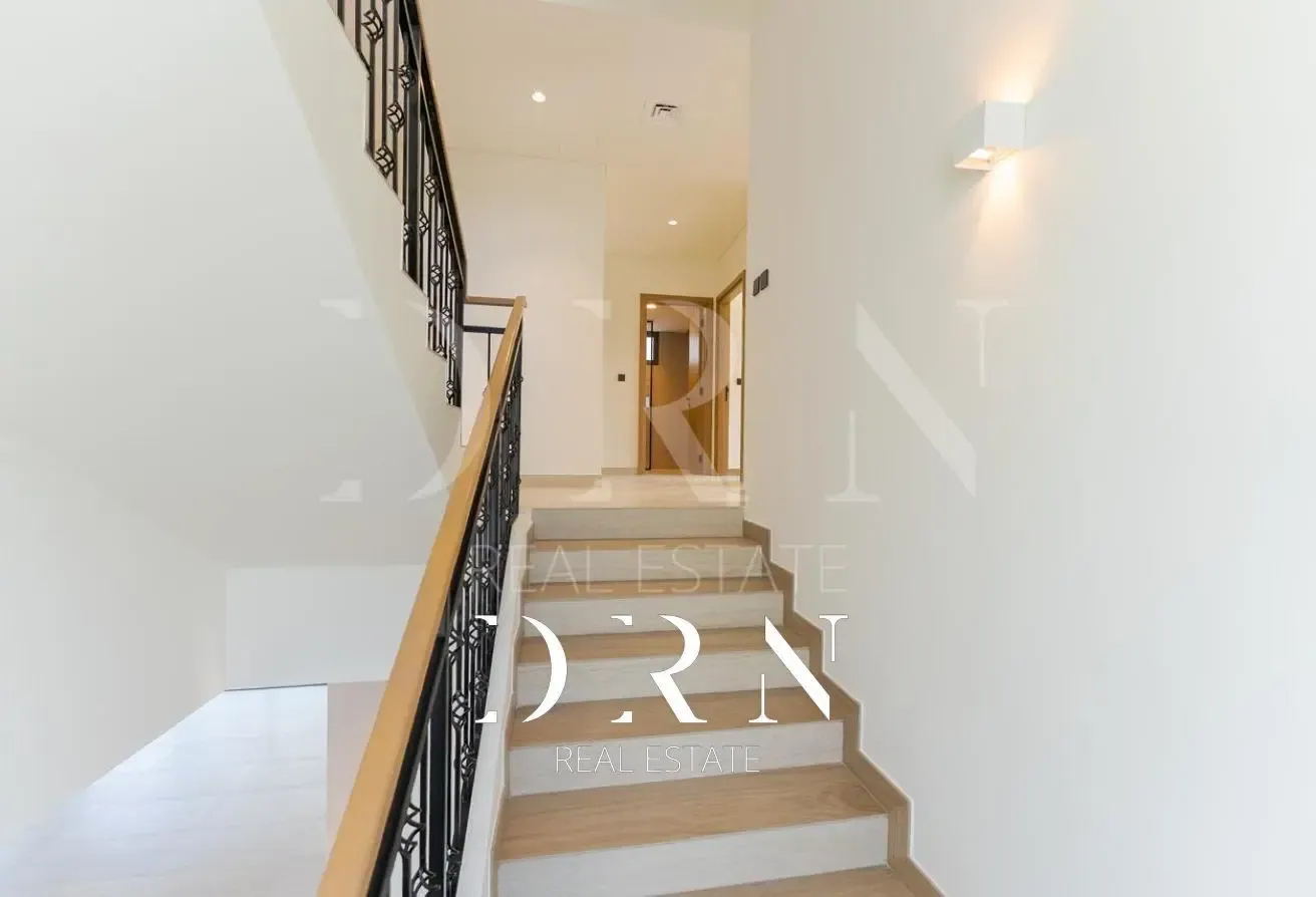 LAGOON VIEW | SPACIOUS LAYOUT | MOTIVATED SELLER