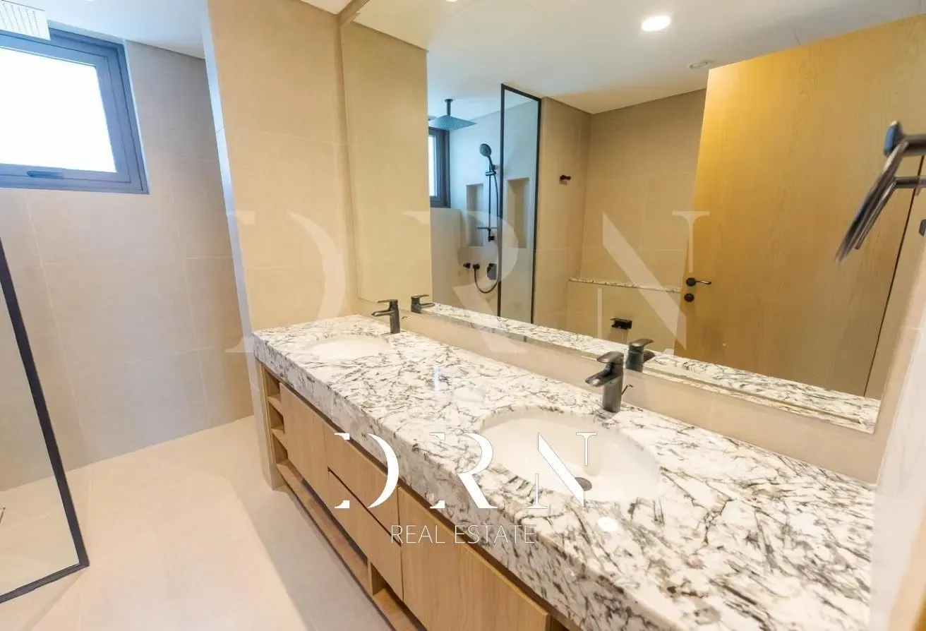 LAGOON VIEW | SPACIOUS LAYOUT | MOTIVATED SELLER