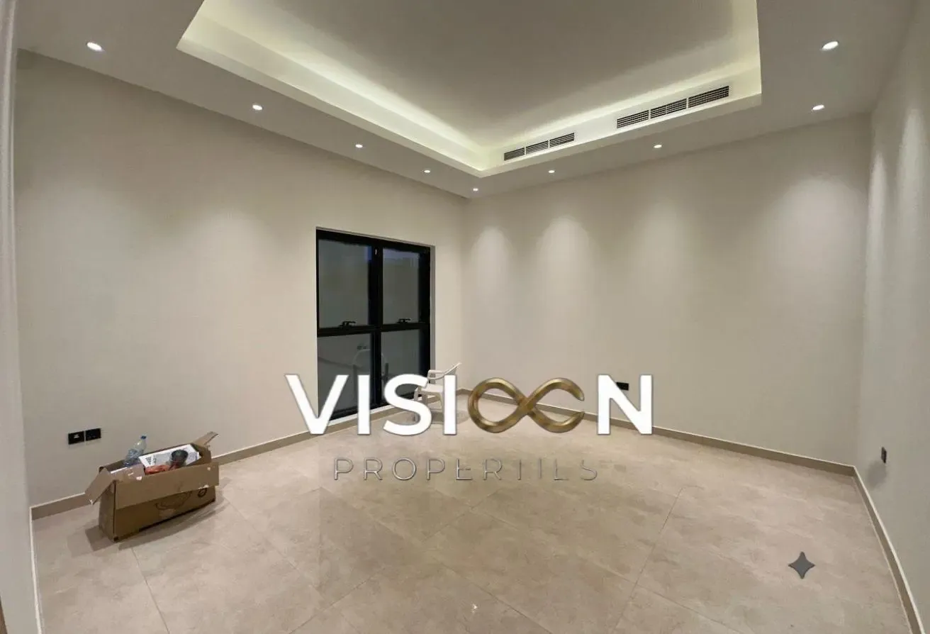 Brand New | Elevator| Private Garden