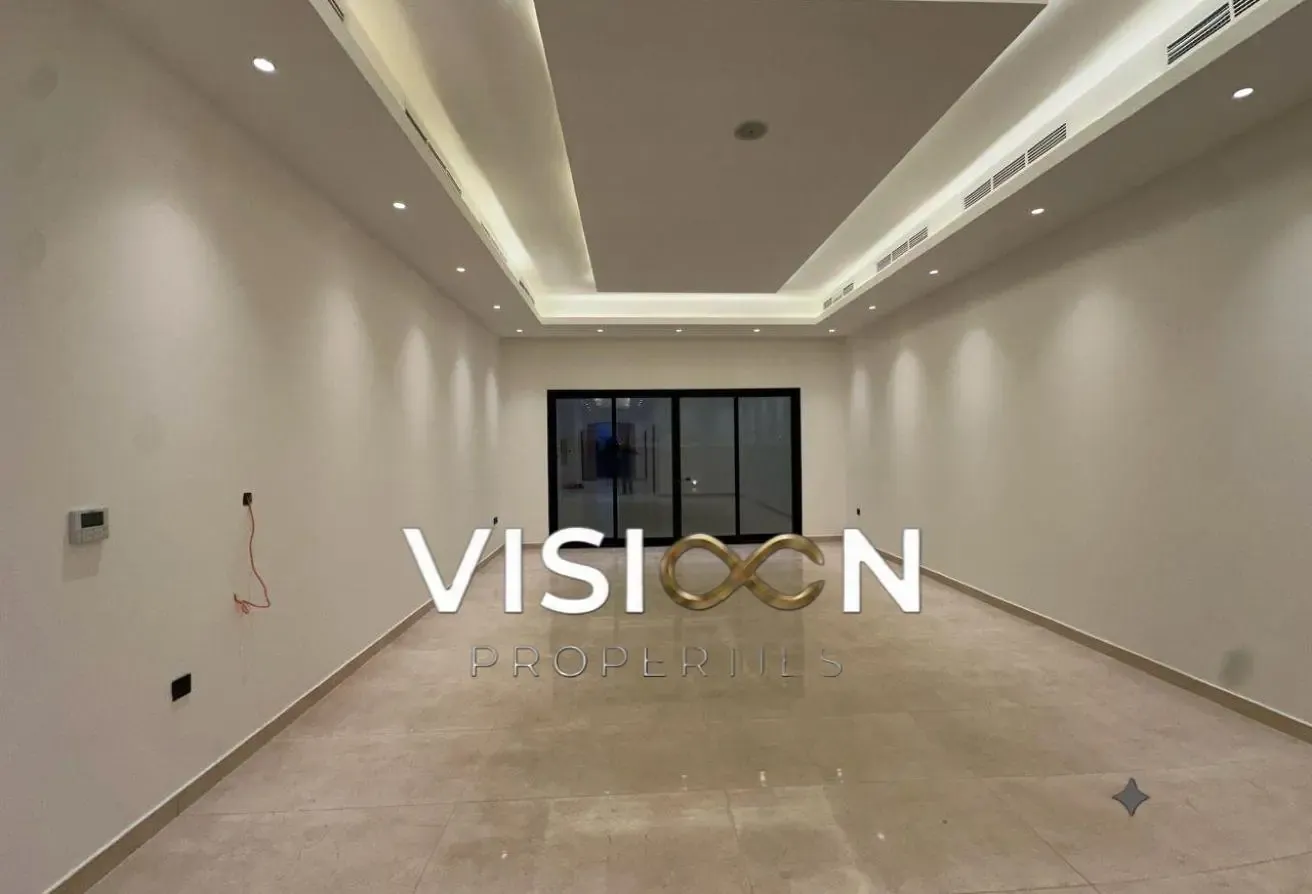 Brand New | Elevator| Private Garden