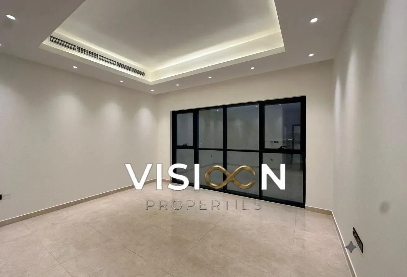 Brand New | Elevator| Private Garden