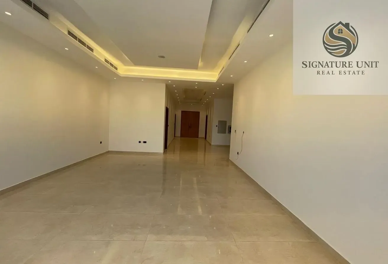LUXURY 5BR VILLA | ELEVATOR | DRIVER ROOM | MAJLIS