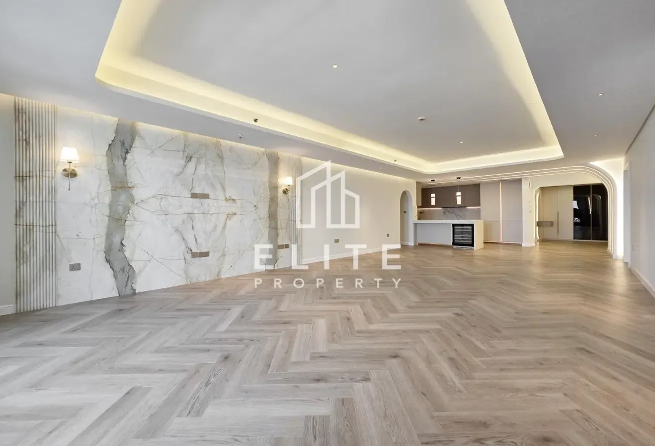 Upgraded 3 Bedrooms with Full Sea View | Vacant