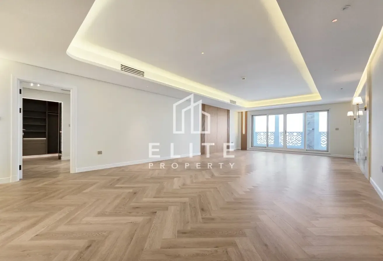 Upgraded 3 Bedrooms with Full Sea View | Vacant
