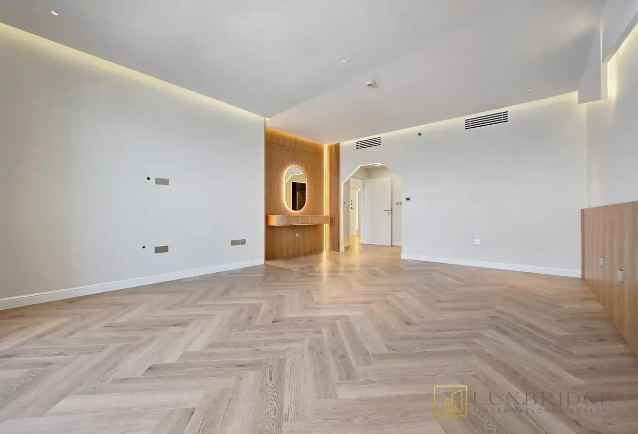 Vacant | Unfurnished | Sea View