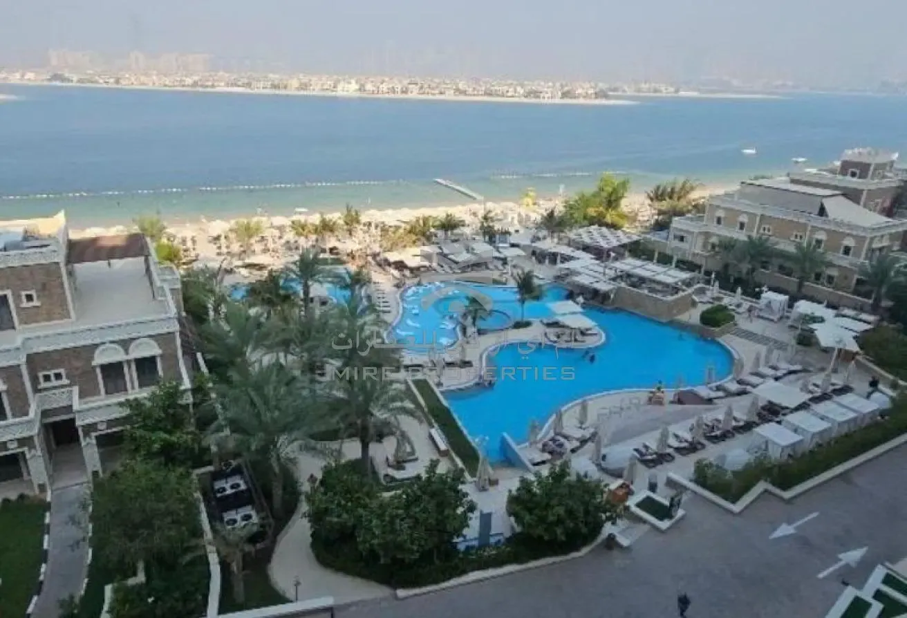 Unique Upgraded 3-Bed + M | Palm and Sea View