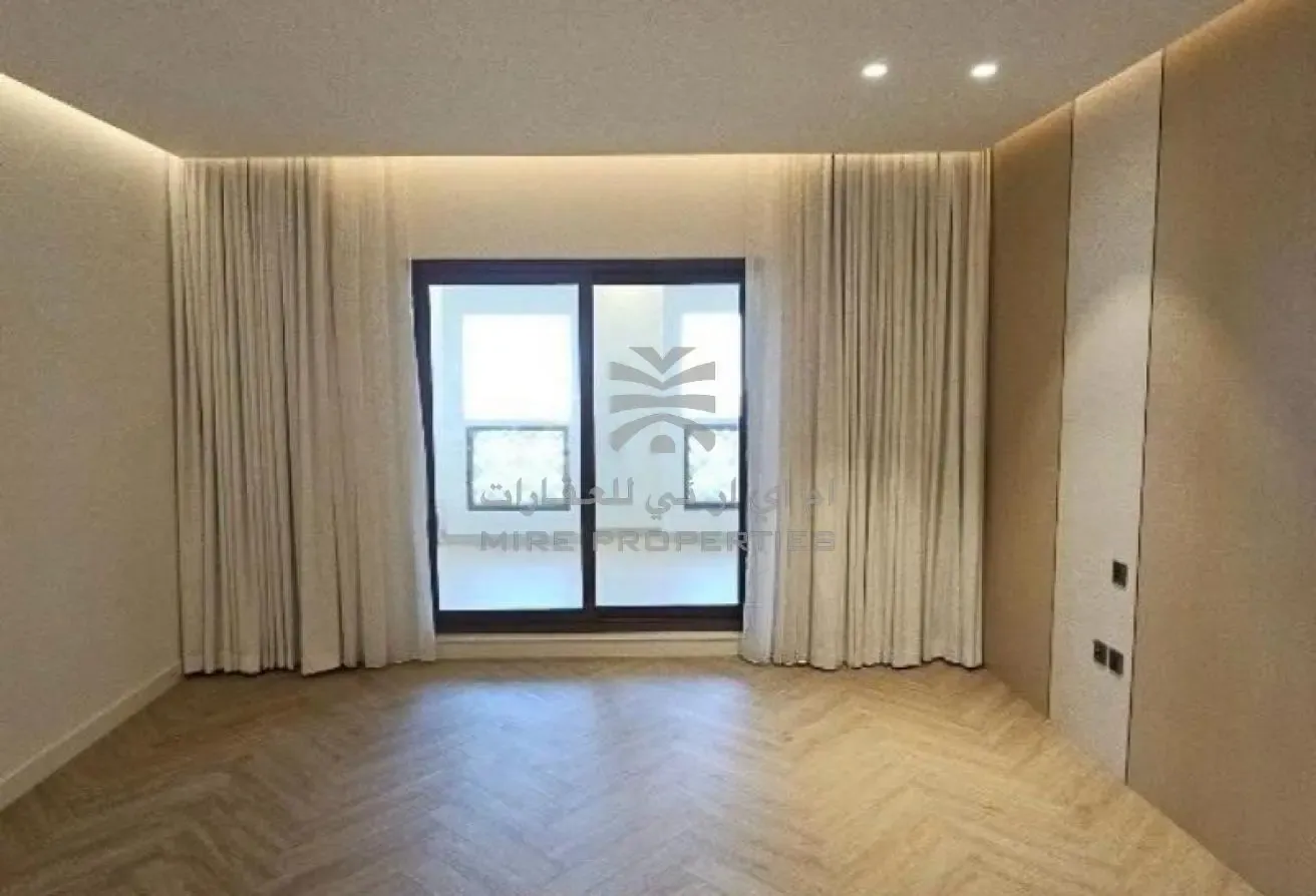 Unique Upgraded 3-Bed + M | Palm and Sea View