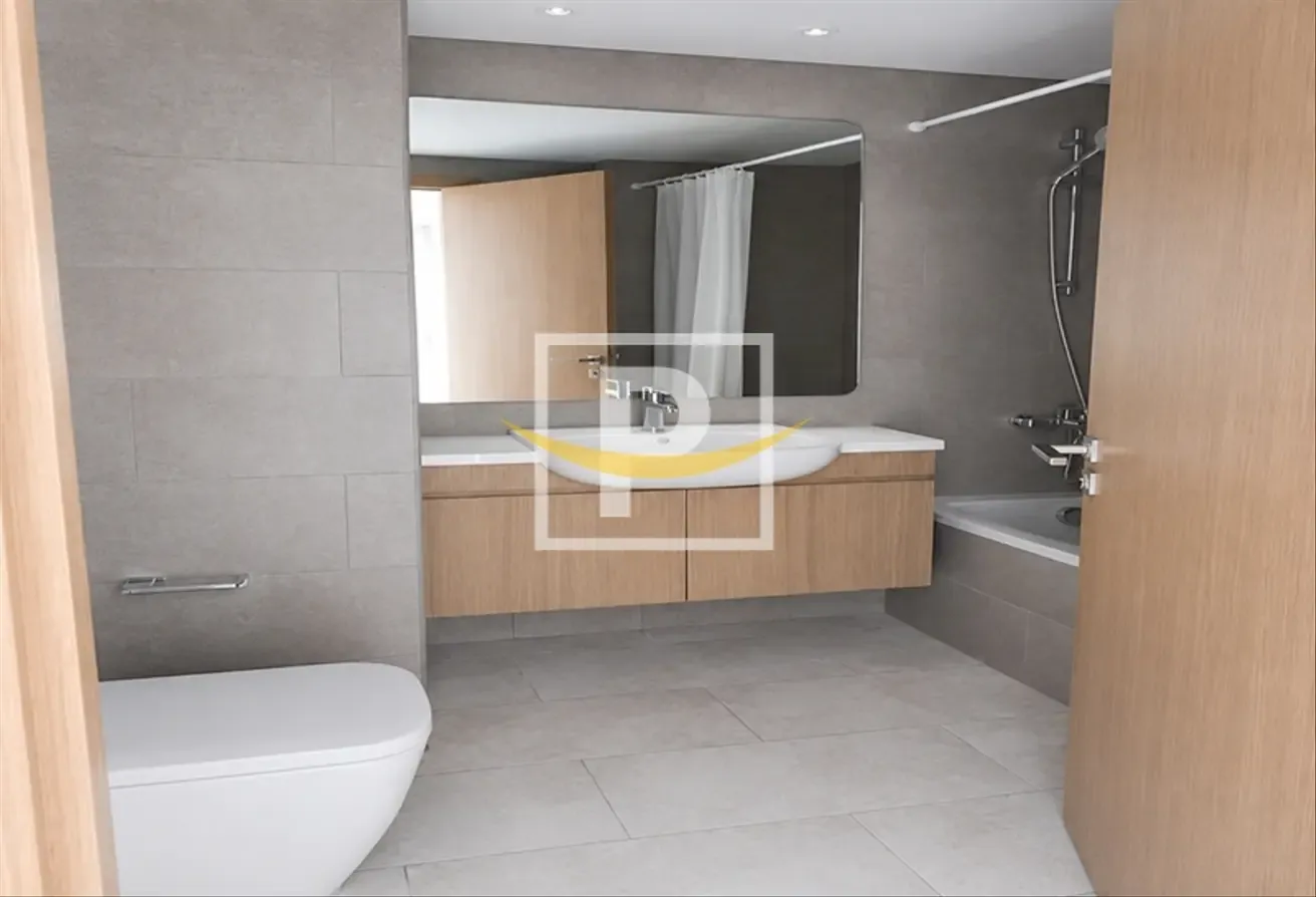 Bright and Spacious, Luxurious Villa