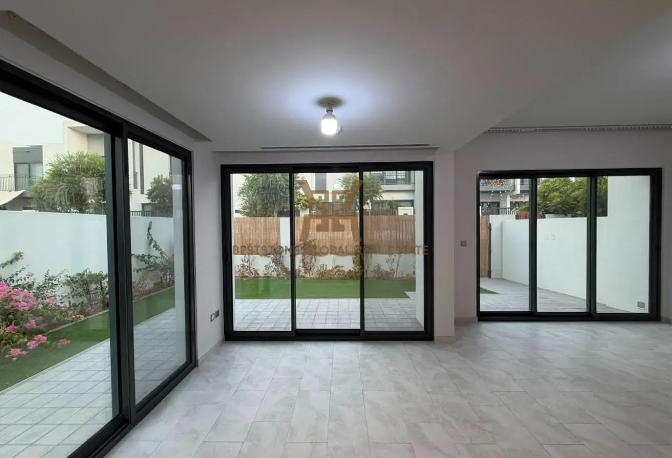 4BHK Corner|Single Row|Vacant|Ready To Move In Now