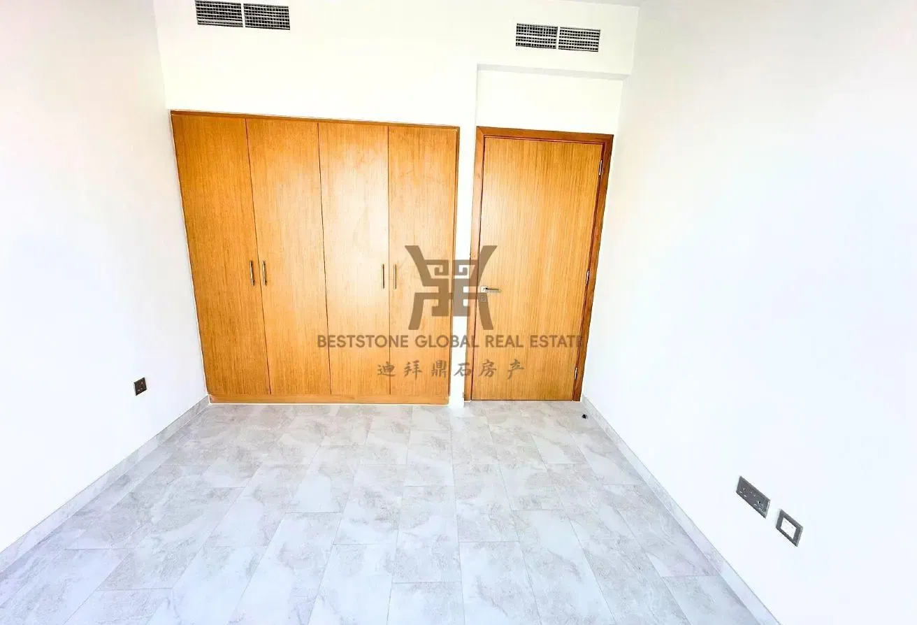 4BHK Corner|Single Row|Vacant|Ready To Move In Now