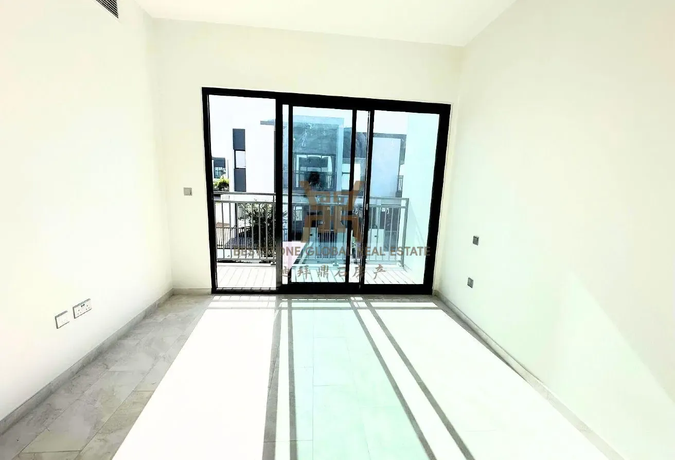 4BHK Corner|Single Row|Vacant|Ready To Move In Now