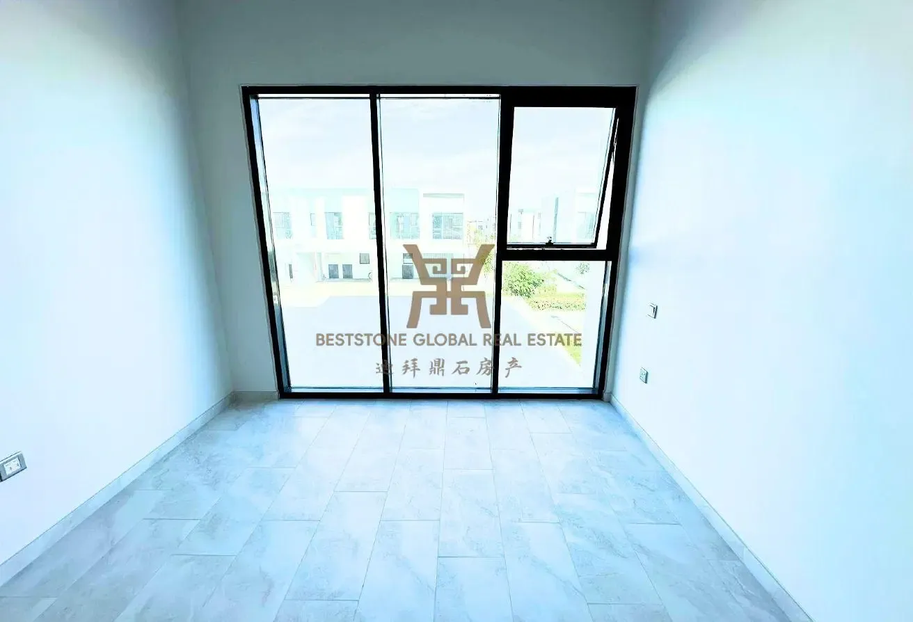 4BHK Corner|Single Row|Vacant|Ready To Move In Now